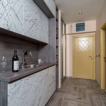 D Iman 4* Podgorica